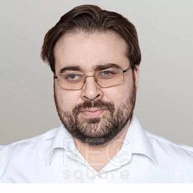 На фото диктор Сергей Пономарёв