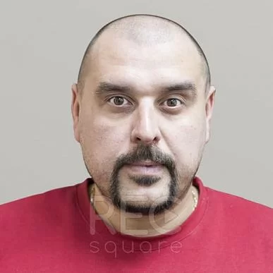 На фото диктор Михаил Белякович