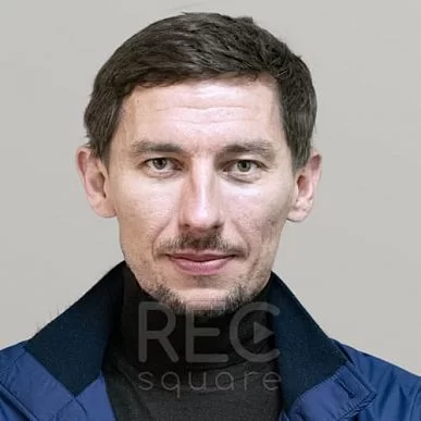 На фото диктор Александр Носков