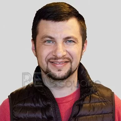 На фото диктор Дмитрий Поляновский