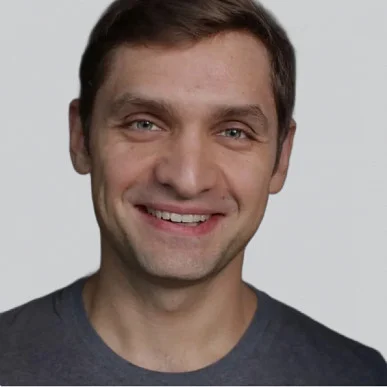 На фото диктор Алексей Петров