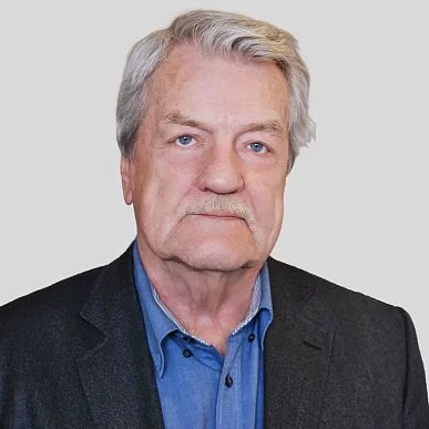На фото диктор Леонид Кулагин