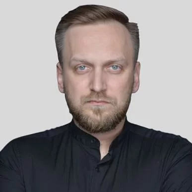 На фото диктор Евгений Вальц